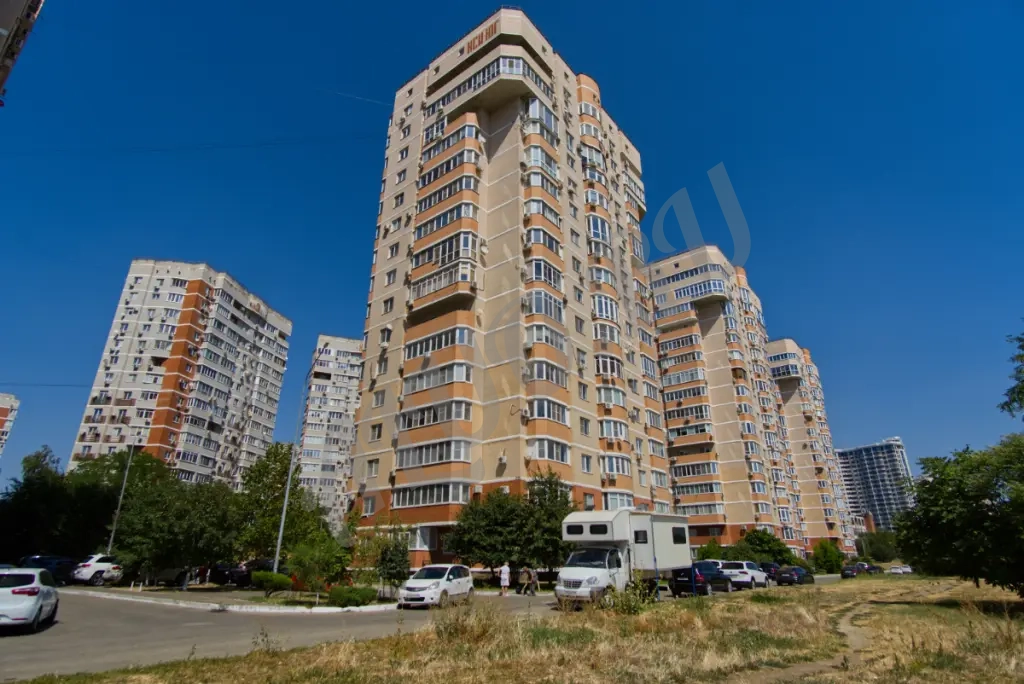 Просторная однокомнатная квартира с видом на реку Кубань