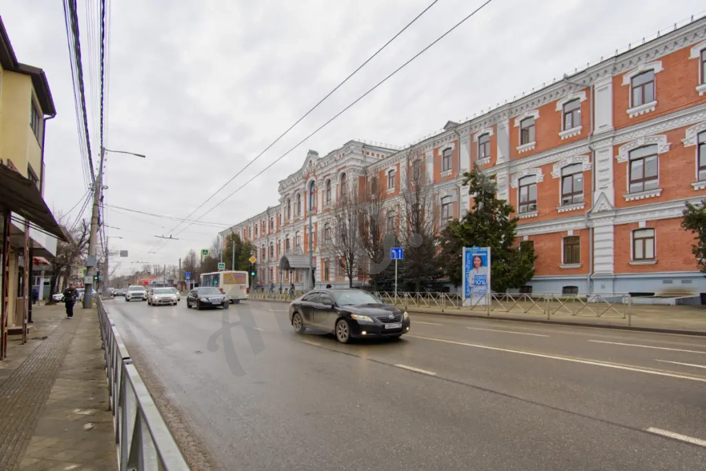 Комната с видом на парк в самом сердце Краснодара