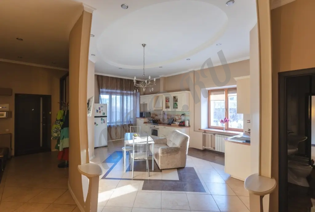 5-комнатная квартира с гаражом и собственной территорией