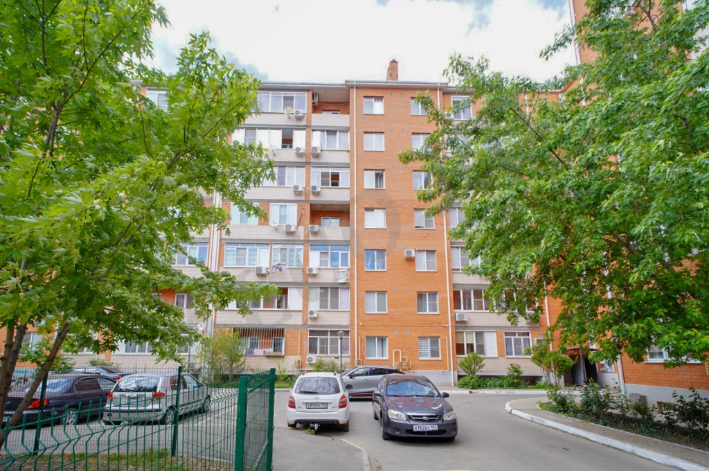 Квартира с ремонтом, рядом школа и детский сад